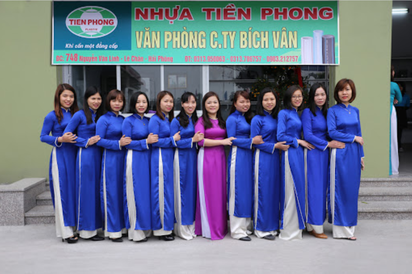 Đội ngũ chăm sóc khách hàng công ty TMHH TM Bích Vân luôn sẵn sàng hỗ trợ khách hàng mua ống nhựa HDPE tại Tuyên Quang